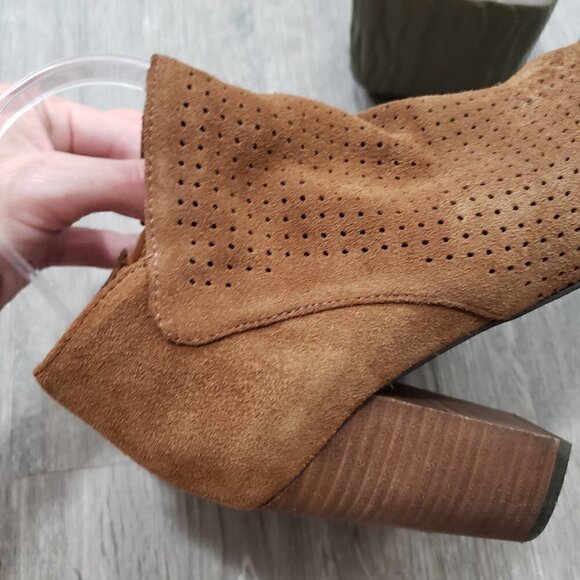 Jessica Simpson Kymber Perforated Suede Bootie 6.5 - Picture 8 of 11
